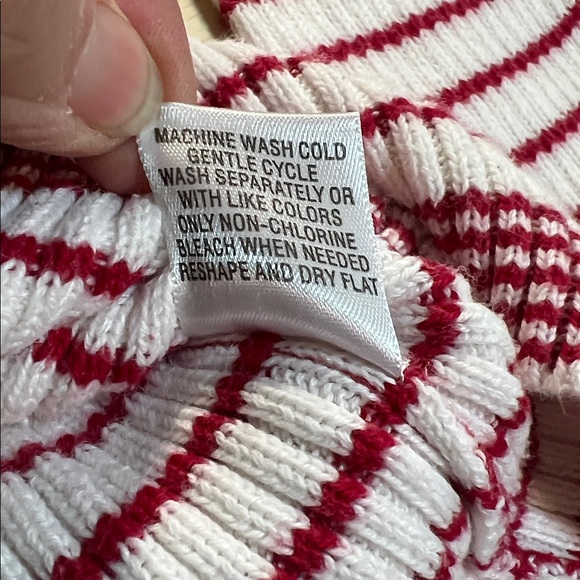Striped Red and White Women's Cable knit Sweater Cotton  Sz S - Picture 7 of 11